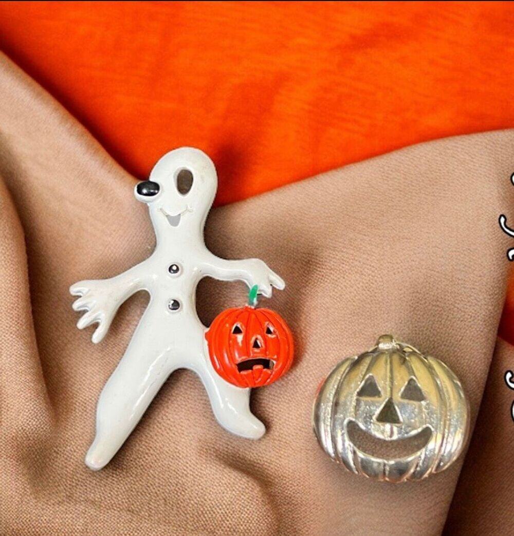 Vintage Halloween Ghost Holding Jack O Lantern Pumpkin Brooch Pin Lot of 2